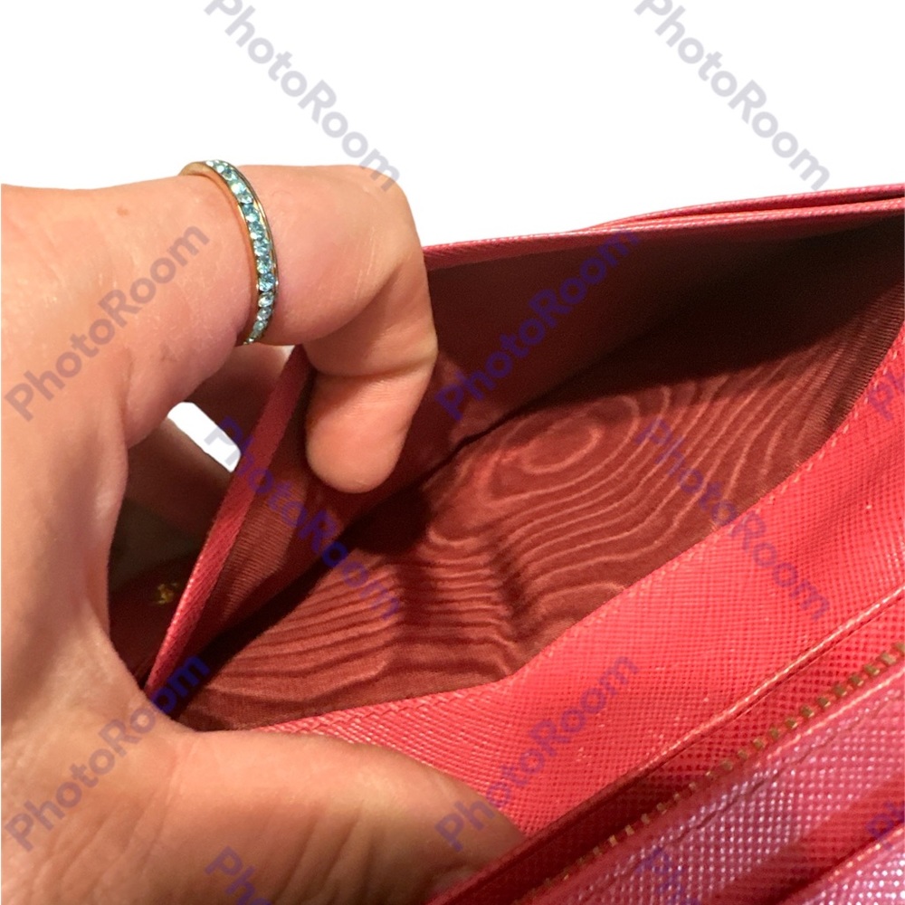 Prada saffiano leather pink bow tie wallet holds 14 slots nice space good π - Picture 5 of 17
